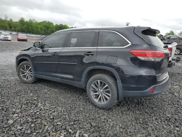 5TDJZRFH8KS613995 2019 TOYOTA HIGHLANDER - Image 2