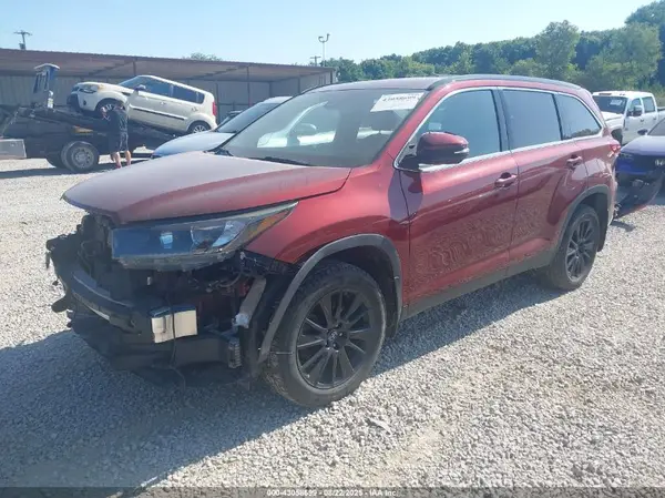 5TDJZRFH8KS614967 2019 TOYOTA HIGHLANDER - Image 2