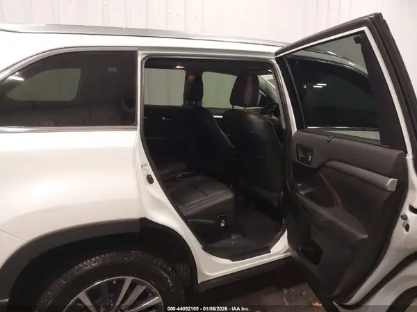 5TDJZRFH8KS617559 2019 TOYOTA HIGHLANDER - Image 8
