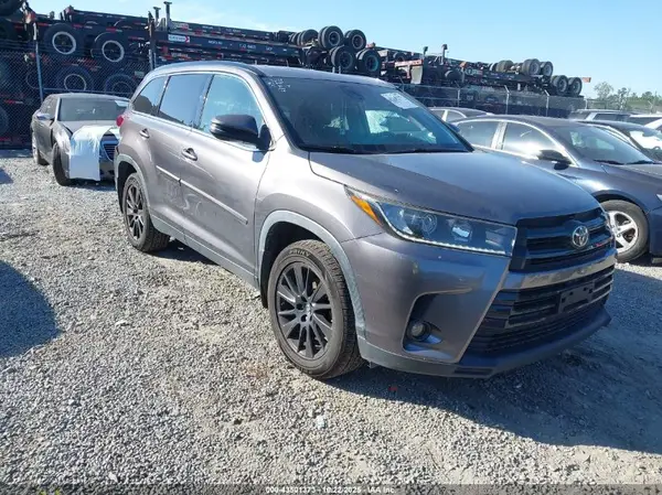 5TDJZRFH8KS617805 2019 TOYOTA HIGHLANDER - Image 1