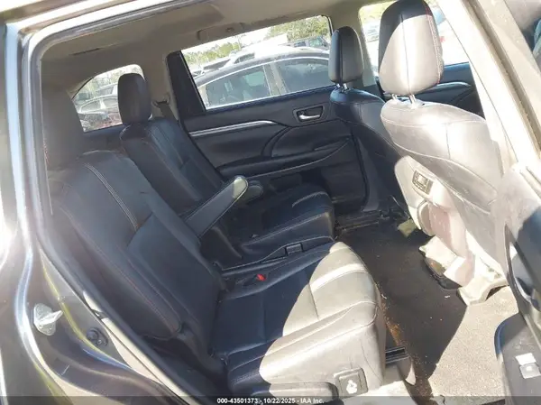 5TDJZRFH8KS617805 2019 TOYOTA HIGHLANDER - Image 8