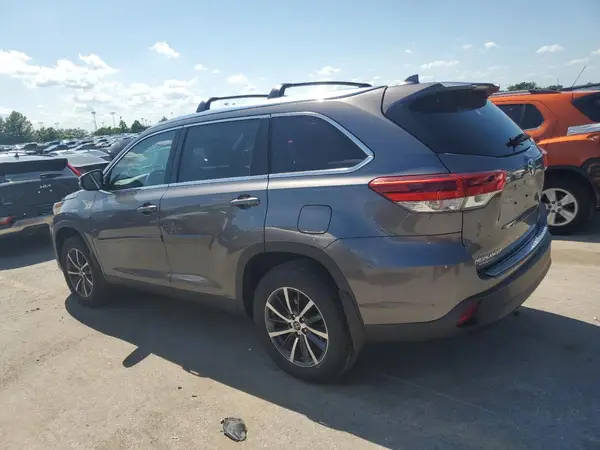 5TDJZRFH8KS617903 2019 TOYOTA HIGHLANDER - Image 2