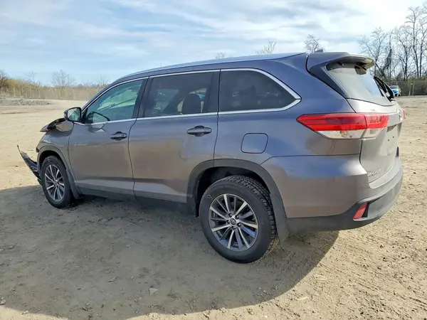 5TDJZRFH8KS619487 2019 TOYOTA HIGHLANDER - Image 2