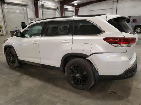 5TDJZRFH8KS620025 2019 TOYOTA HIGHLANDER - Image 2