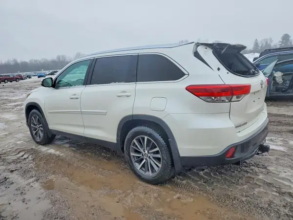 5TDJZRFH8KS623619 2019 TOYOTA HIGHLANDER - Image 2