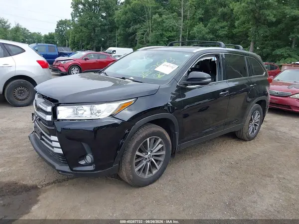 5TDJZRFH8KS626181 2019 TOYOTA HIGHLANDER - Image 2