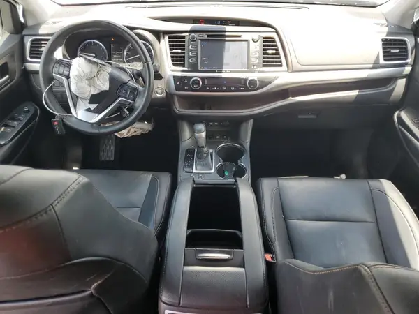 5TDJZRFH8KS702370 2019 TOYOTA HIGHLANDER - Image 8