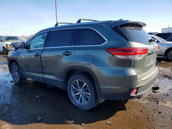 5TDJZRFH8KS713496 2019 TOYOTA HIGHLANDER - Image 2