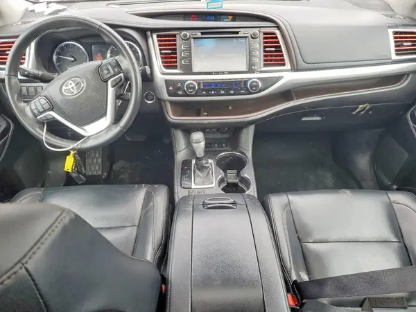 5TDJZRFH8KS718553 2019 TOYOTA HIGHLANDER - Image 8