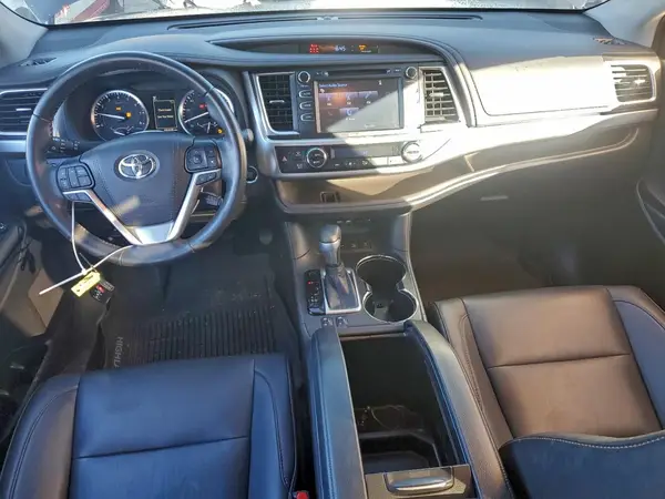 5TDJZRFH8KS718696 2019 TOYOTA HIGHLANDER - Image 8