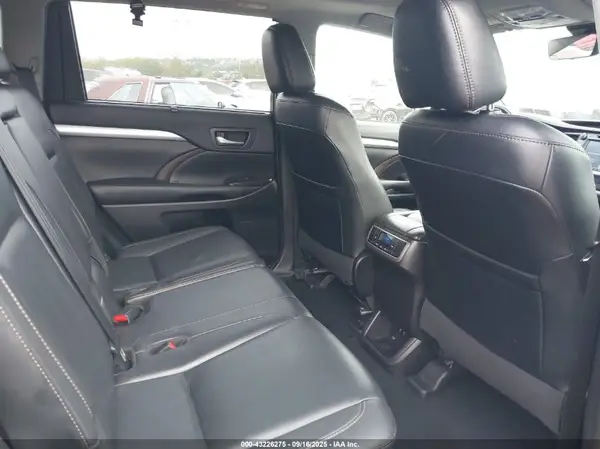 5TDJZRFH8KS724269 2019 TOYOTA HIGHLANDER - Image 8
