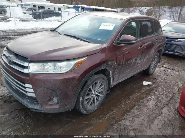 5TDJZRFH8KS730590 2019 TOYOTA HIGHLANDER - Image 2