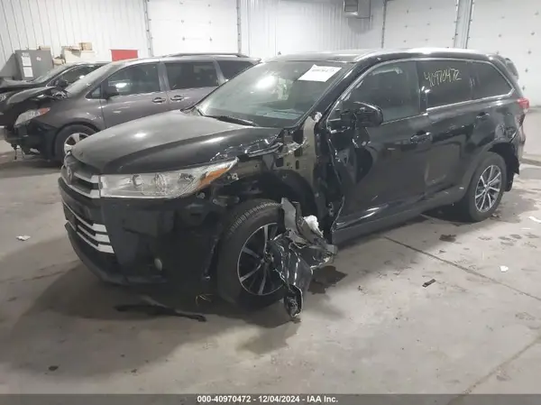 5TDJZRFH8KS737328 2019 TOYOTA HIGHLANDER - Image 2