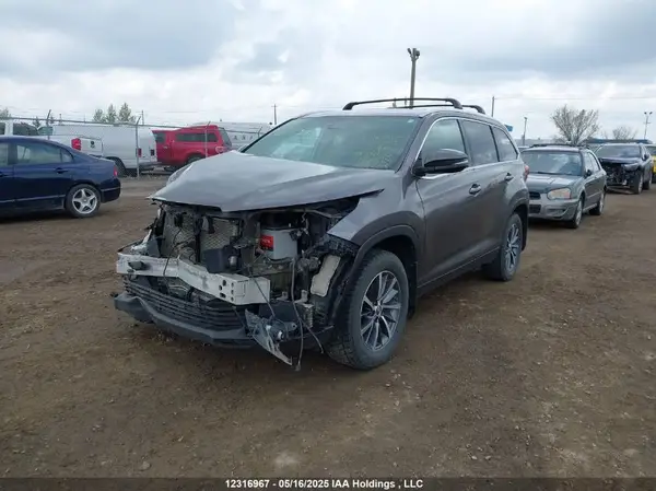 5TDJZRFH8KS740200 2019 TOYOTA HIGHLANDER - Image 2