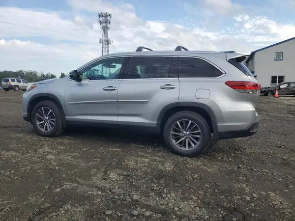 5TDJZRFH8KS916209 2019 TOYOTA HIGHLANDER - Image 2