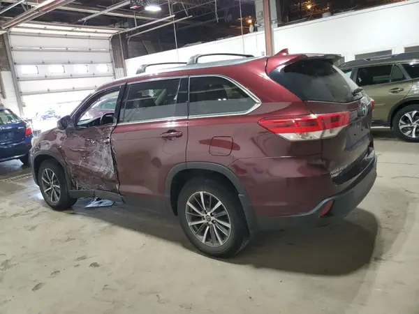 5TDJZRFH8KS917909 2019 TOYOTA HIGHLANDER - Image 2