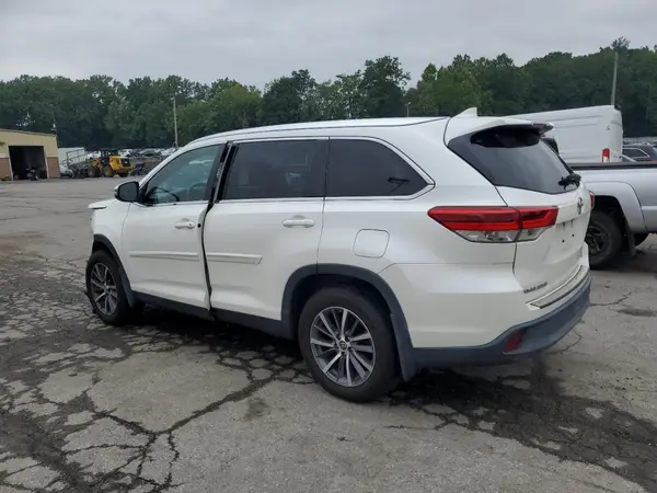 5TDJZRFH8KS924830 2019 TOYOTA HIGHLANDER - Image 2