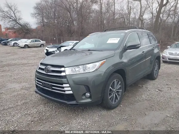 5TDJZRFH8KS928232 2019 TOYOTA HIGHLANDER - Image 2