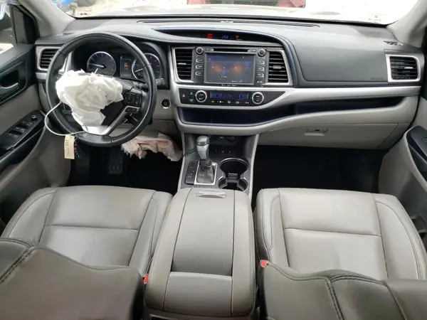 5TDJZRFH8KS932717 2019 TOYOTA HIGHLANDER - Image 8