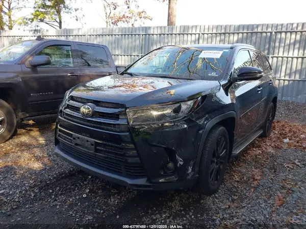 5TDJZRFH8KS937643 2019 TOYOTA HIGHLANDER - Image 2