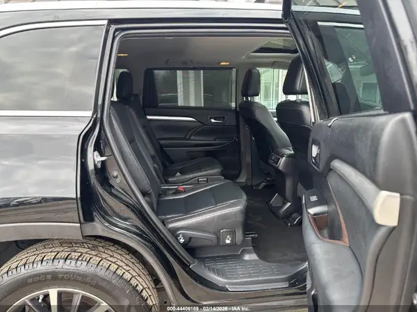 5TDJZRFH8KS950263 2019 TOYOTA HIGHLANDER - Image 8