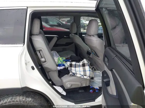 5TDJZRFH8KS954748 2019 TOYOTA HIGHLANDER - Image 8