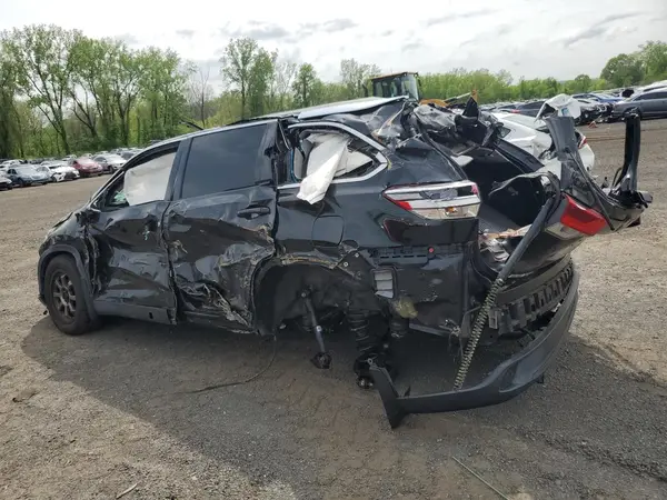 5TDJZRFH8KS958637 2019 TOYOTA HIGHLANDER - Image 2