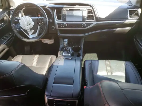 5TDJZRFH8KS962302 2019 TOYOTA HIGHLANDER - Image 8