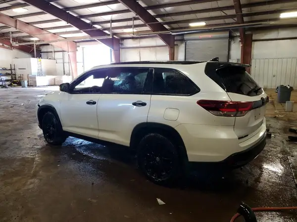 5TDJZRFH8KS963532 2019 TOYOTA HIGHLANDER - Image 2