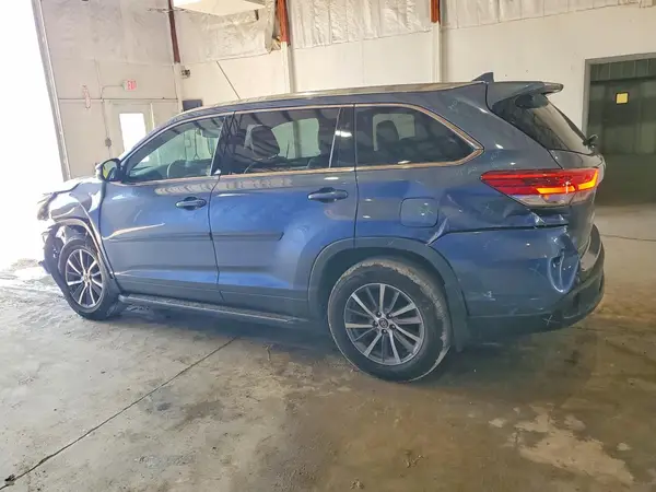 5TDJZRFH8KS964020 2019 TOYOTA HIGHLANDER - Image 2