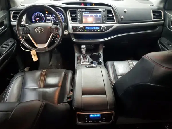 5TDJZRFH8KS977642 2019 TOYOTA HIGHLANDER - Image 8
