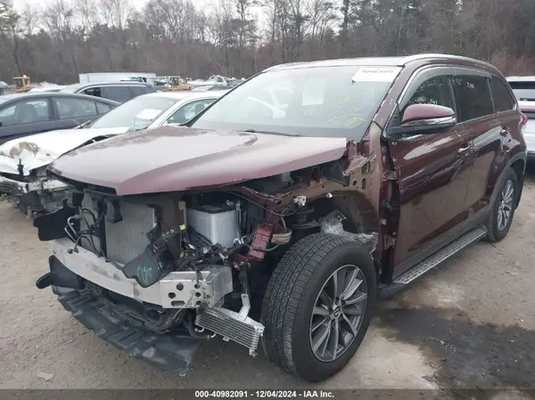 5TDJZRFH8KS983165 2019 TOYOTA HIGHLANDER - Image 2