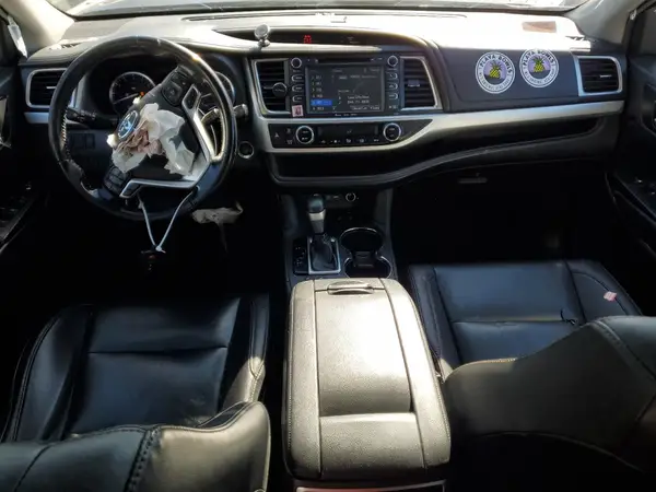 5TDJZRFH8KS996885 2019 TOYOTA HIGHLANDER - Image 8