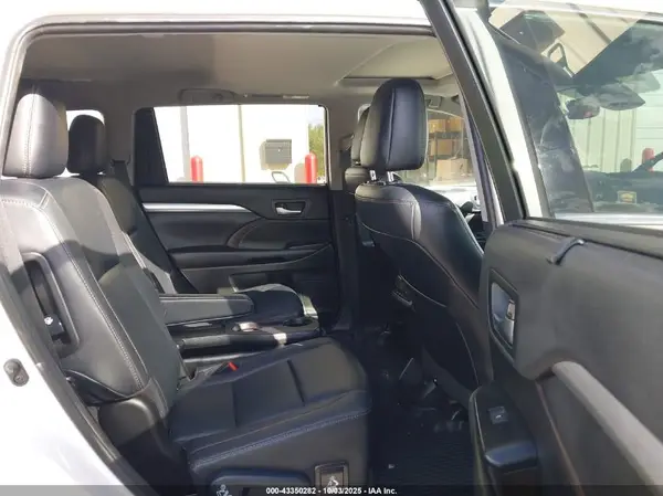 5TDJZRFH8KS997051 2019 TOYOTA HIGHLANDER - Image 8