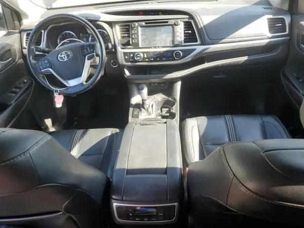 5TDJZRFH9HS359061 2017 TOYOTA HIGHLANDER - Image 8