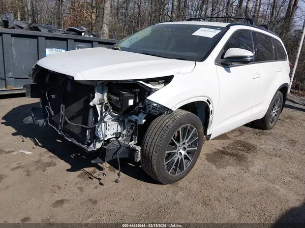 5TDJZRFH9HS360906 2017 TOYOTA HIGHLANDER - Image 2