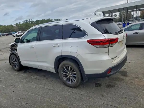 5TDJZRFH9HS363143 2017 TOYOTA HIGHLANDER - Image 2