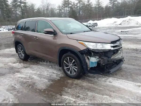 5TDJZRFH9HS363191 2017 TOYOTA HIGHLANDER - Image 1