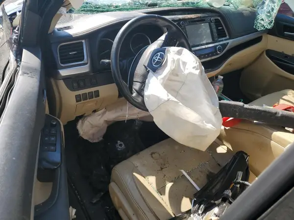 5TDJZRFH9HS370562 2017 TOYOTA HIGHLANDER - Image 8