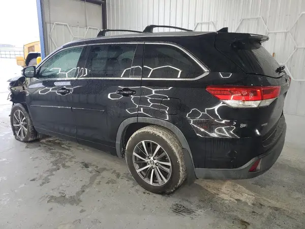 5TDJZRFH9HS371453 2017 TOYOTA HIGHLANDER - Image 2
