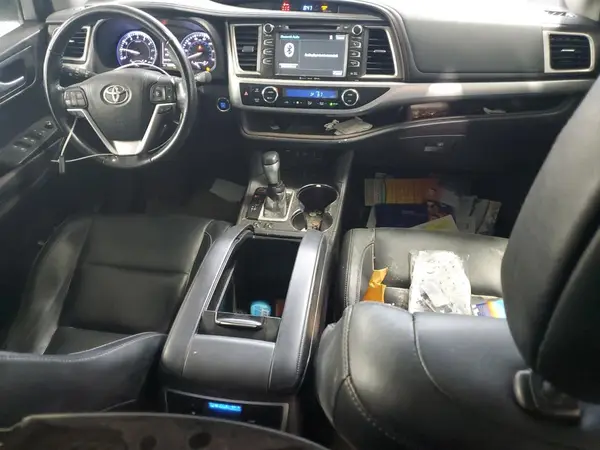 5TDJZRFH9HS371453 2017 TOYOTA HIGHLANDER - Image 8
