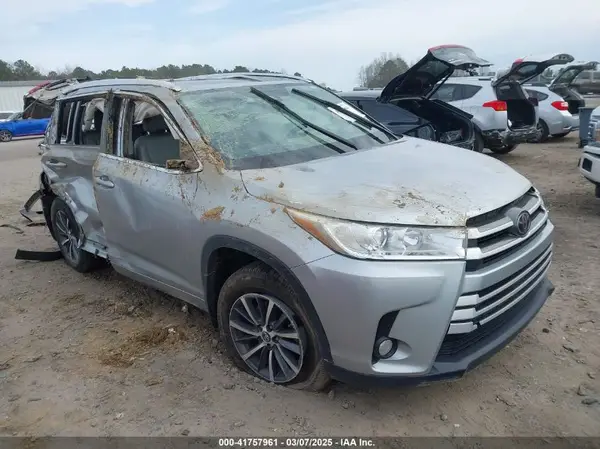 5TDJZRFH9HS372845 2017 TOYOTA HIGHLANDER - Image 1