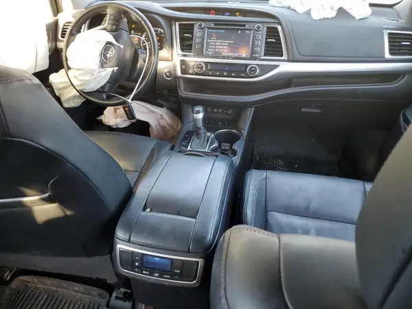5TDJZRFH9HS376135 2017 TOYOTA HIGHLANDER - Image 8