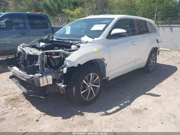 5TDJZRFH9HS387099 2017 TOYOTA HIGHLANDER - Image 2