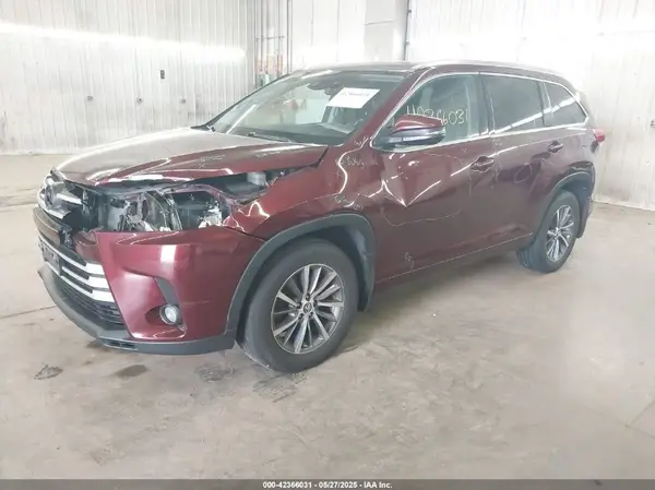 5TDJZRFH9HS392349 2017 TOYOTA HIGHLANDER - Image 2