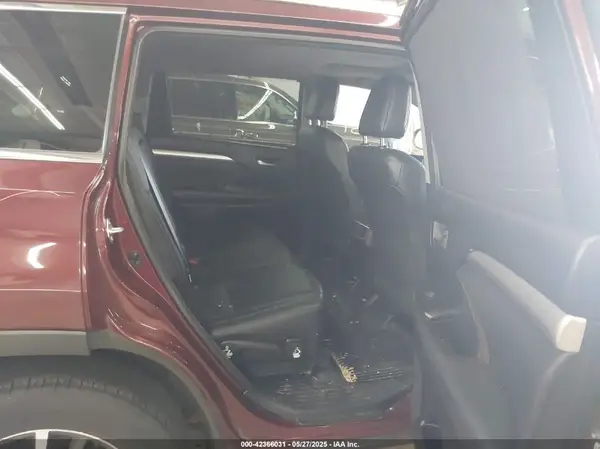 5TDJZRFH9HS392349 2017 TOYOTA HIGHLANDER - Image 8
