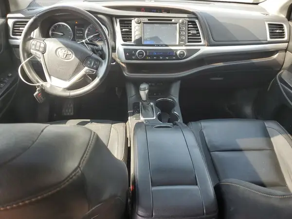 5TDJZRFH9HS392383 2017 TOYOTA HIGHLANDER - Image 8