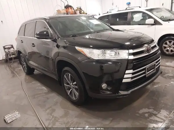 5TDJZRFH9HS394733 2017 TOYOTA HIGHLANDER - Image 1