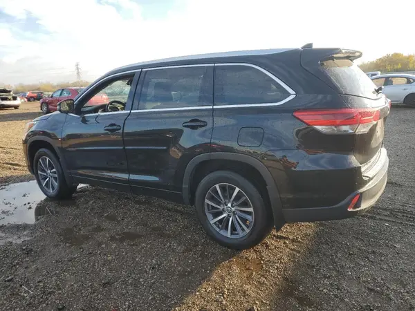 5TDJZRFH9HS399592 2017 TOYOTA HIGHLANDER - Image 2