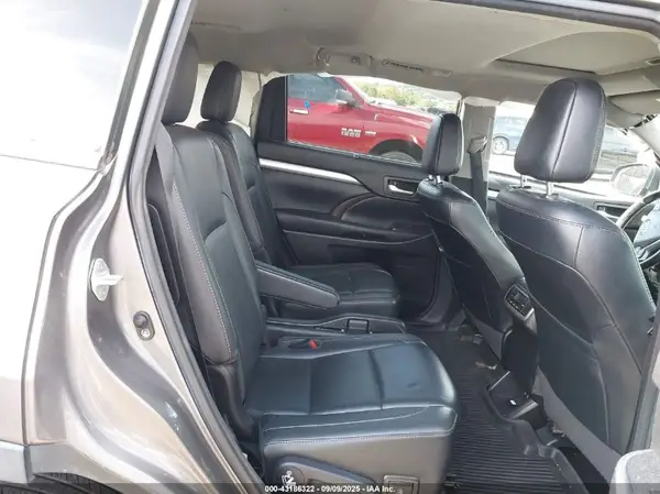5TDJZRFH9HS407089 2017 TOYOTA HIGHLANDER - Image 8
